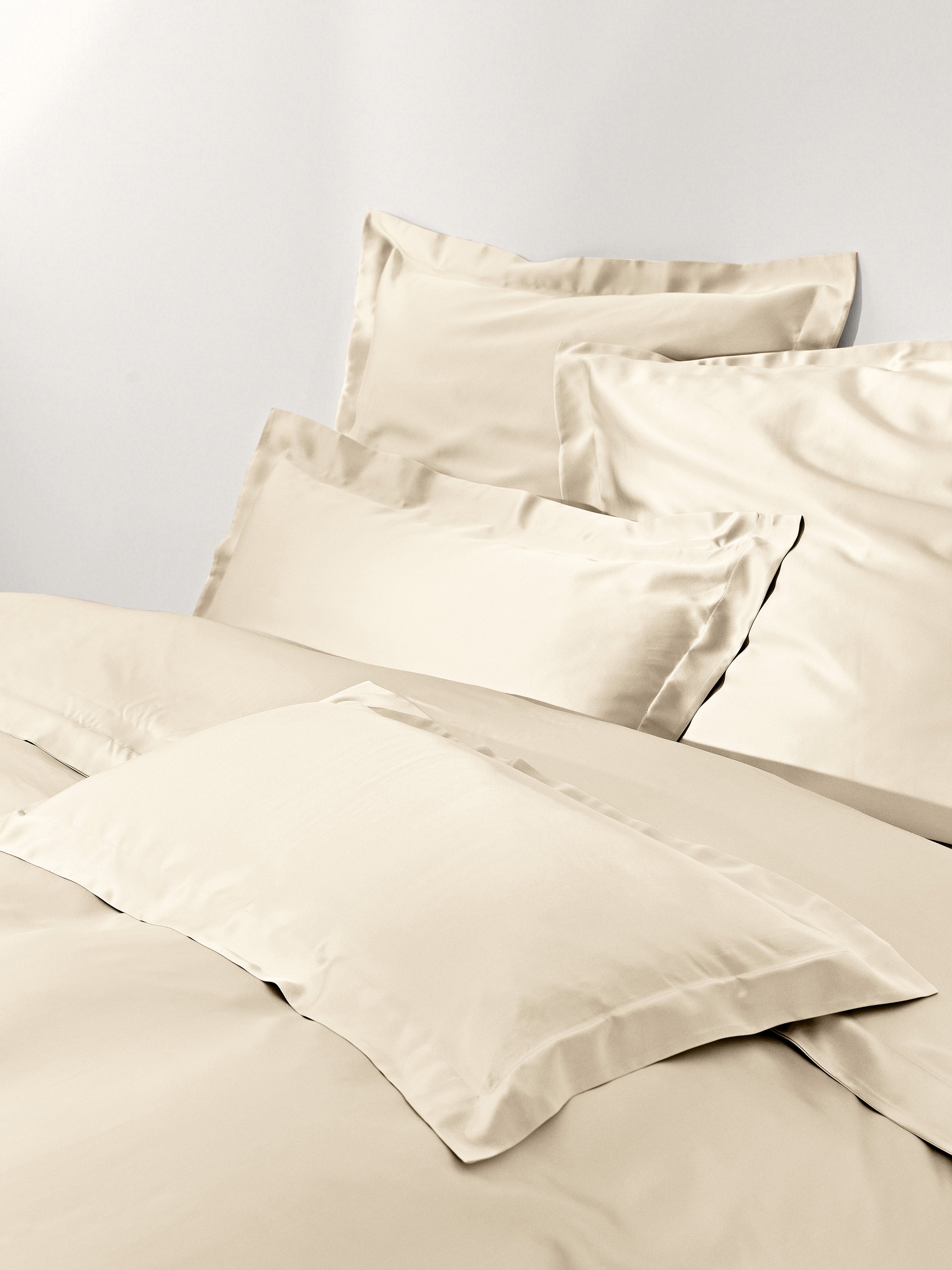 Gallery image 1 - Silk Duvet Cover Sylvie