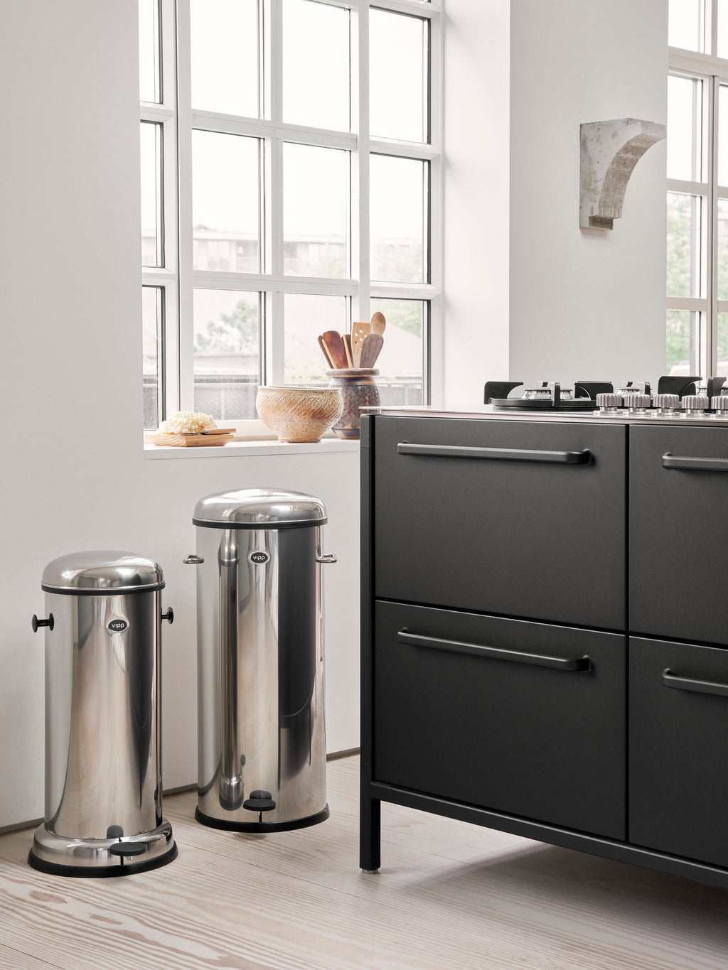 Vipp17 Waste Bin with Pedal Function