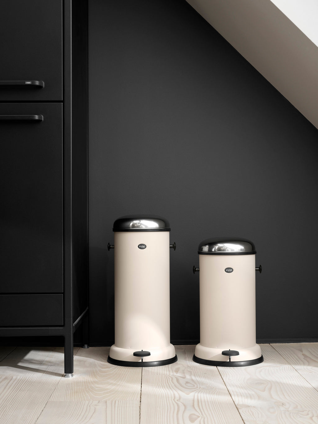Vipp16 Waste Bin with Pedal Function